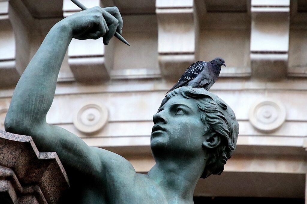 sculpture-just-buy-travel