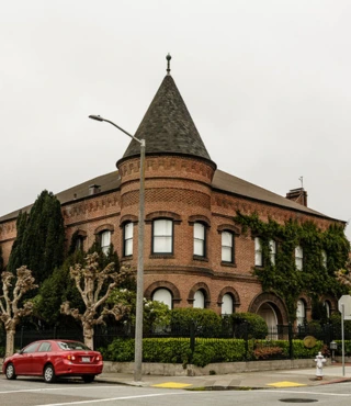 book hotel in Marina District